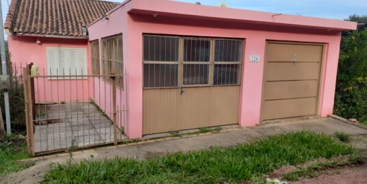 CASA COM QUATRO QUARTOS: